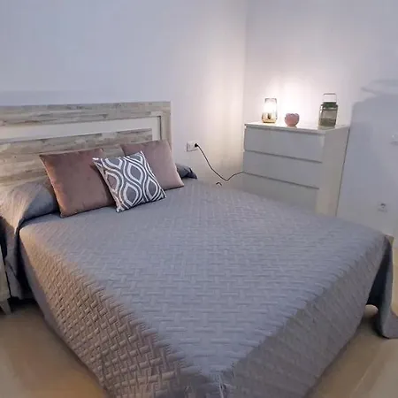 Apartman Saloutrip - *