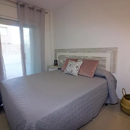 Apartman Saloutrip - *