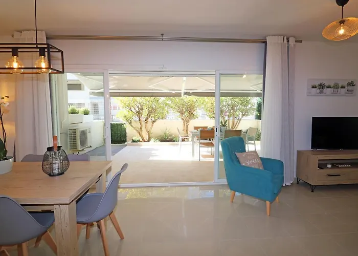 Apartament Saloutrip -
